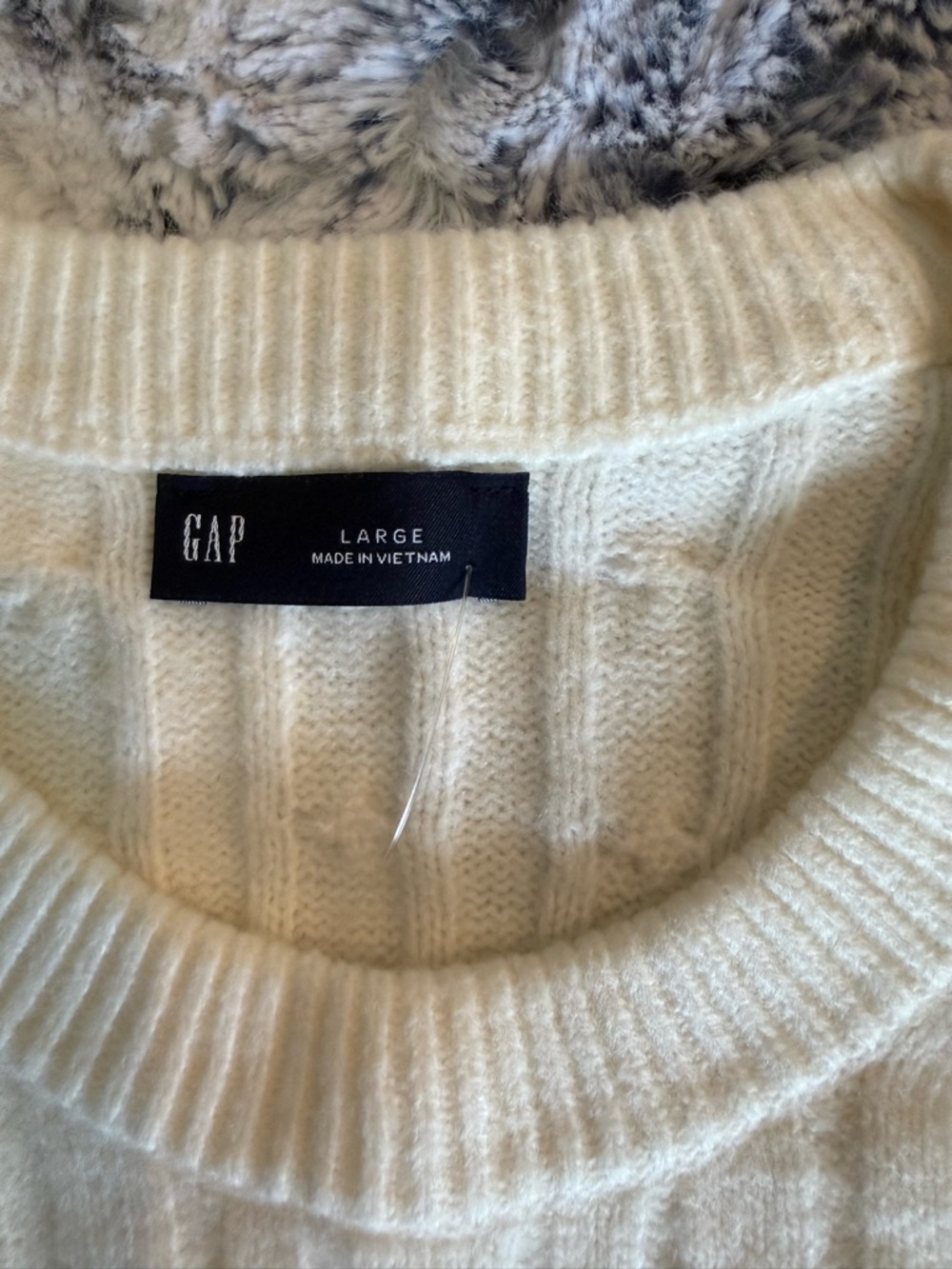 GAP Women's Ivory Cable Knit Crewneck Sweater